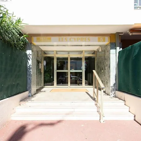 Les Cypres Furnished קאן