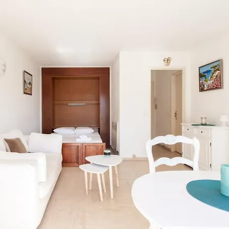 Les Cypres Furnished Lejlighed